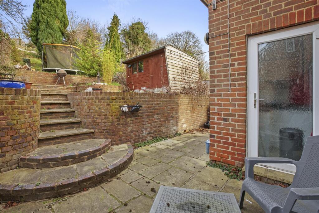 40 White Close, HP13 5NG-11.jpg