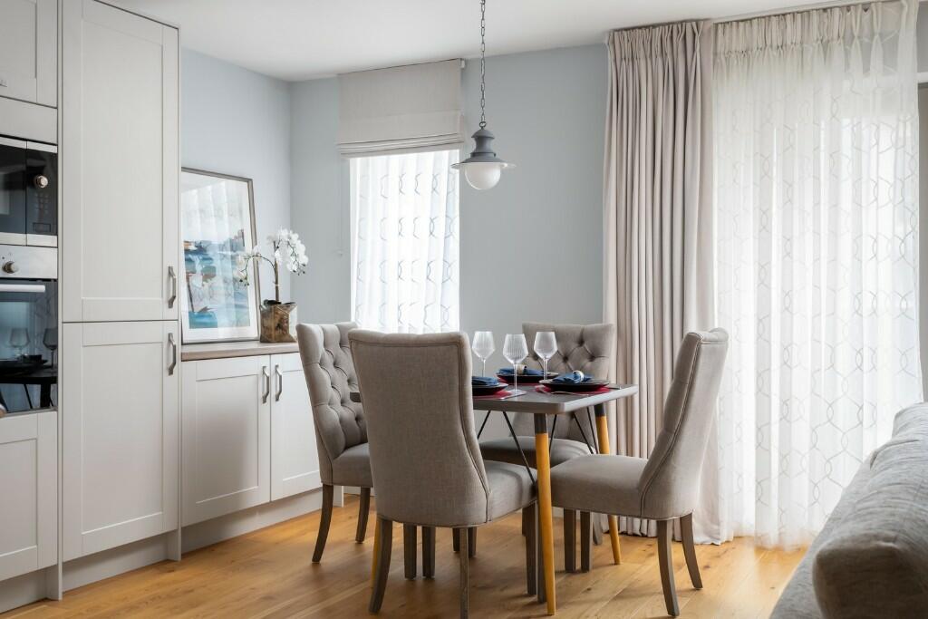 Kitchen/Dining Area