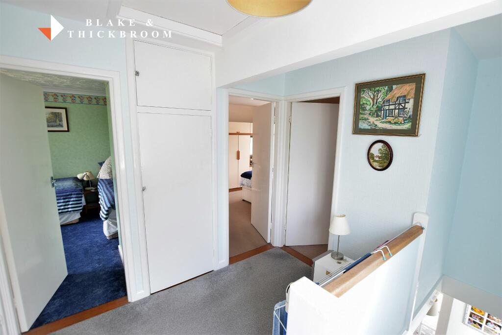 FIRST FLOOR LANDING