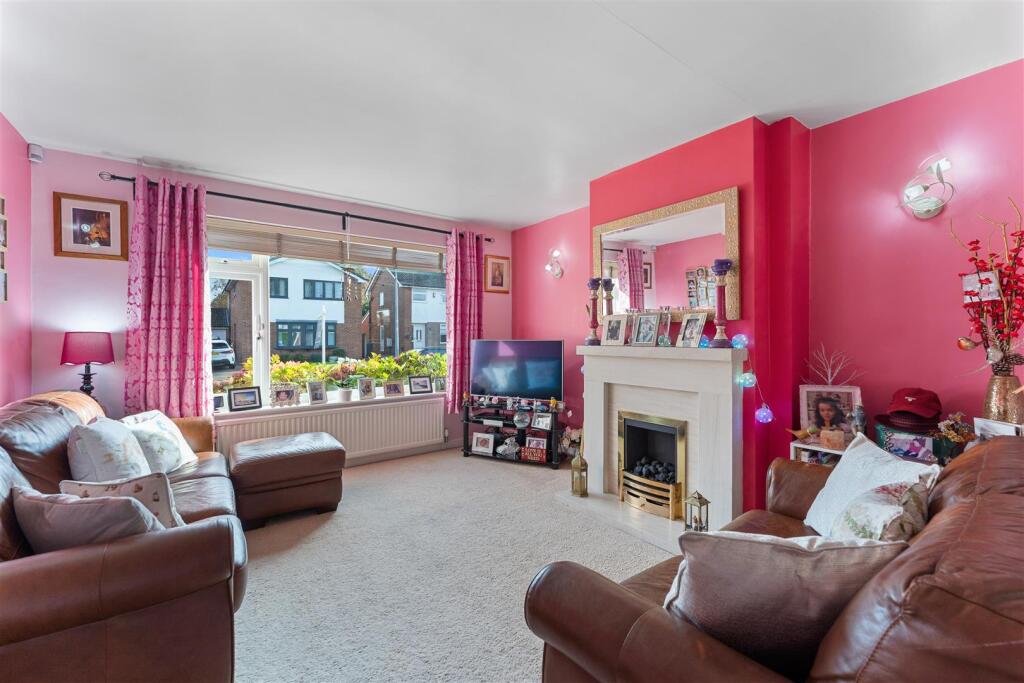 Lounge / Dining Room