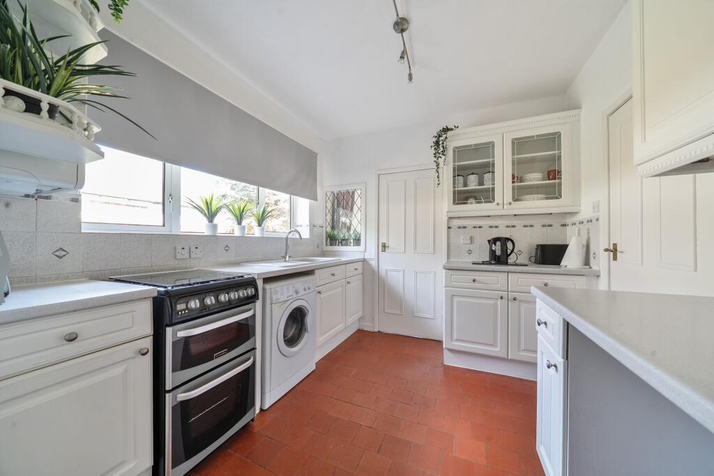 Kitchen (shot one)