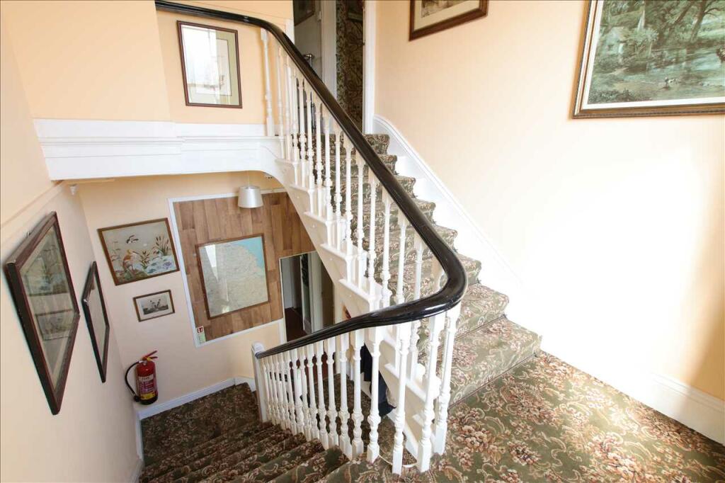 COMMUNAL HALLWAY