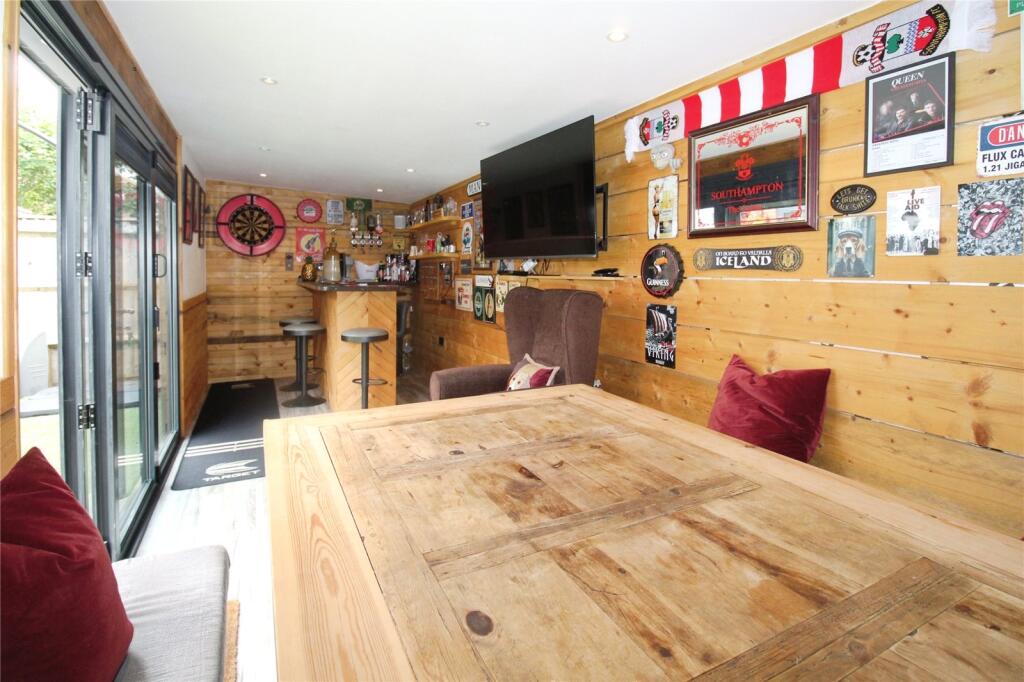 Bar/Man Cave
