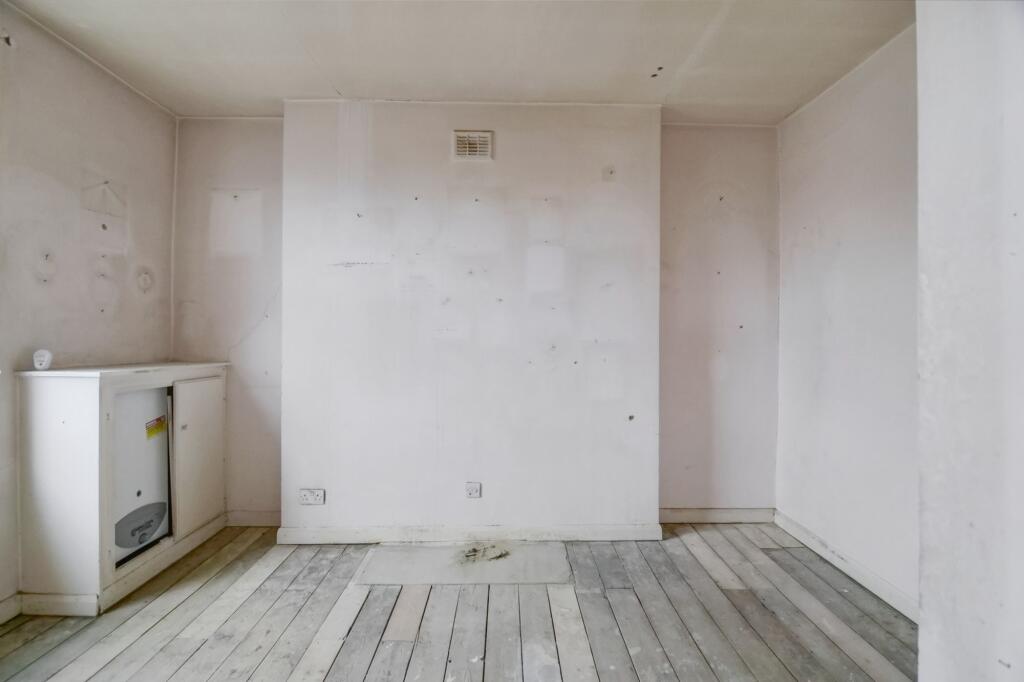 46E Barons Court Road, Barons Court, London W14 9DU