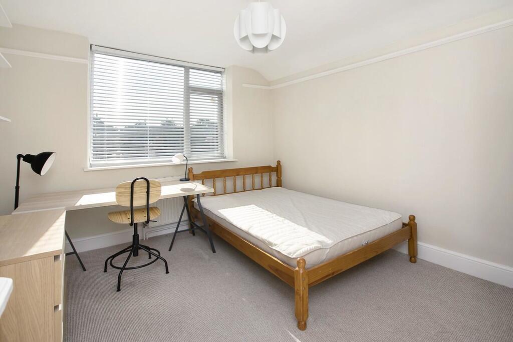 14Archibold202208...