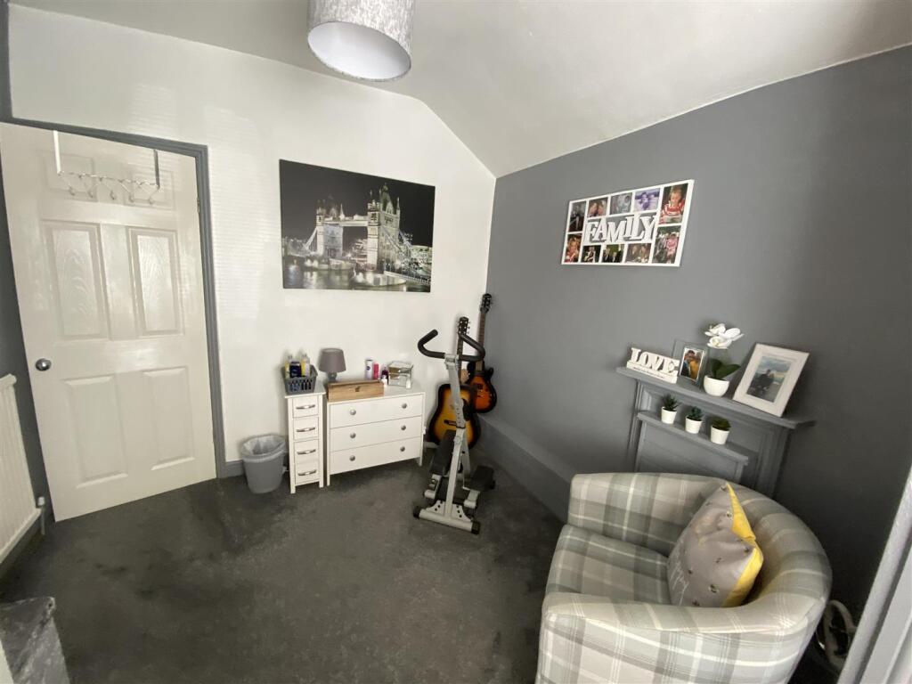 Bedroom no.2 front double: