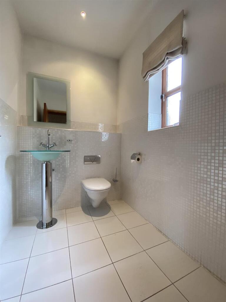 Cloakroom Wc