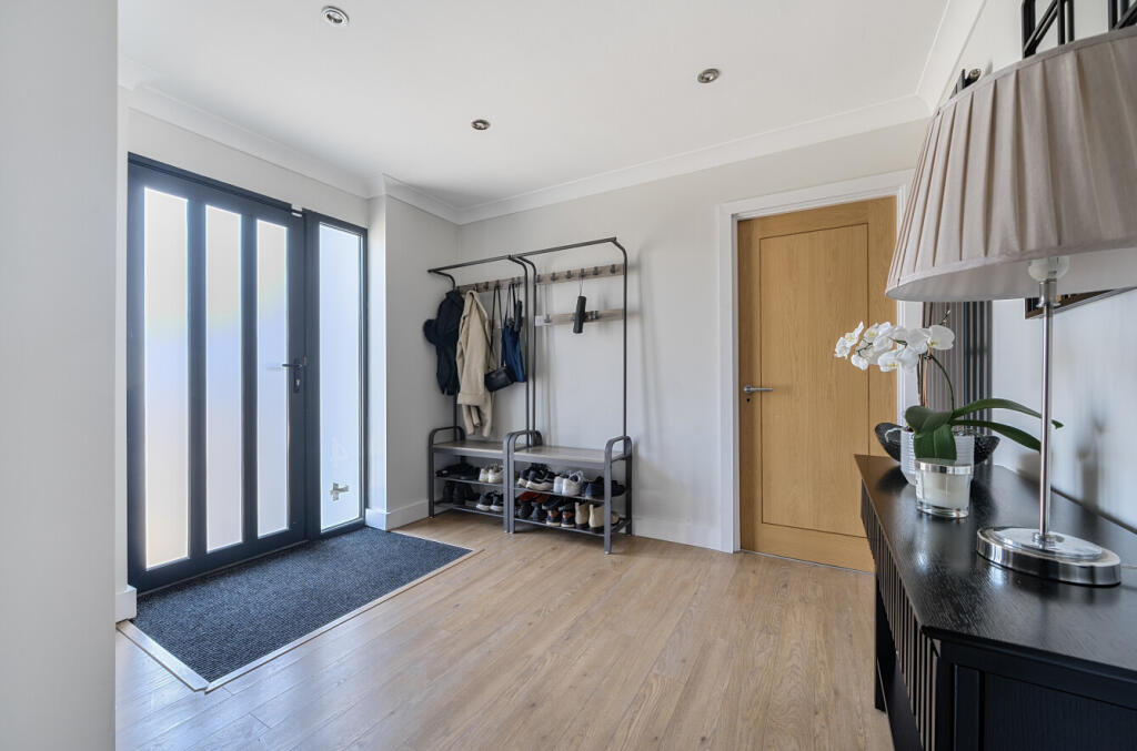 1306726-1-6853416...