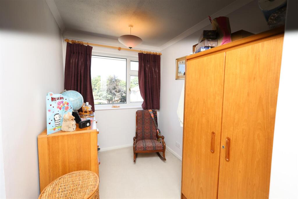 BEDROOM 3/DRESSING ROOM