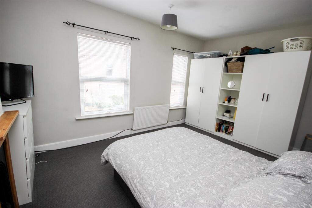 bed 1b.JPG