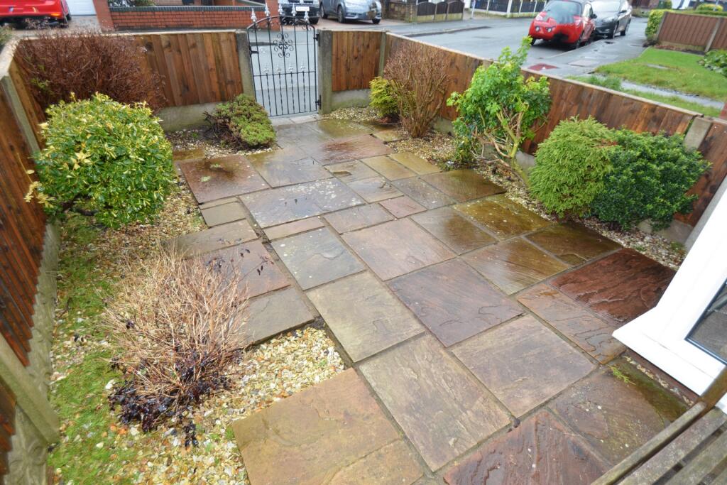FRONT GARDEN