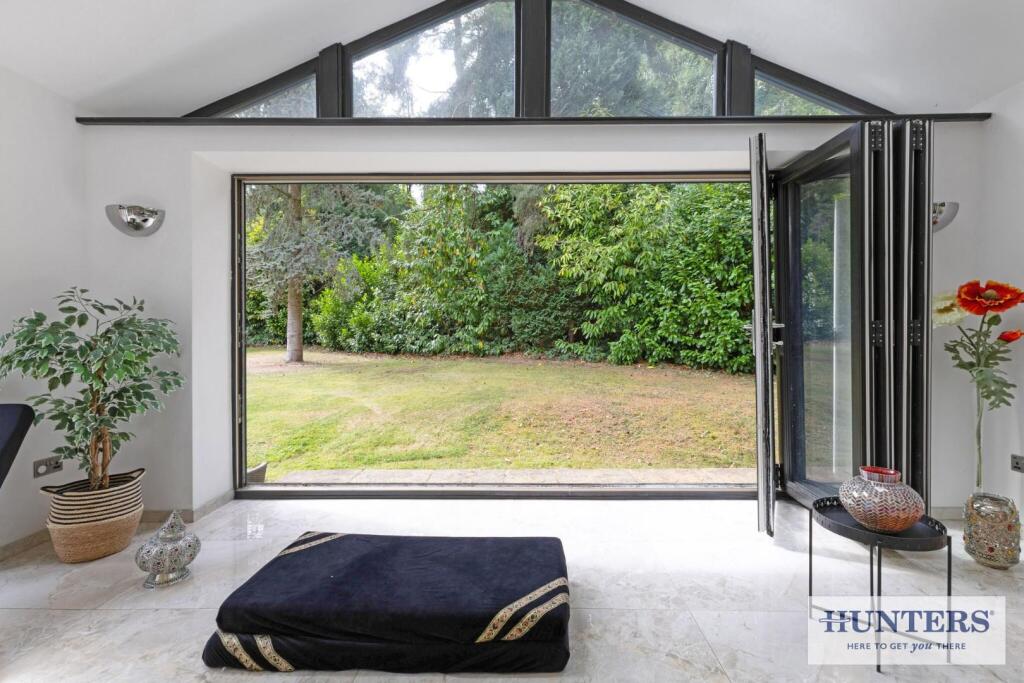 96880_Greenacres-Esholt-Avenue-Guiseley (25) - Cop