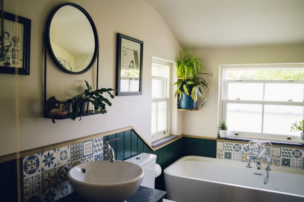 Ystafell Molchi / Bathroom