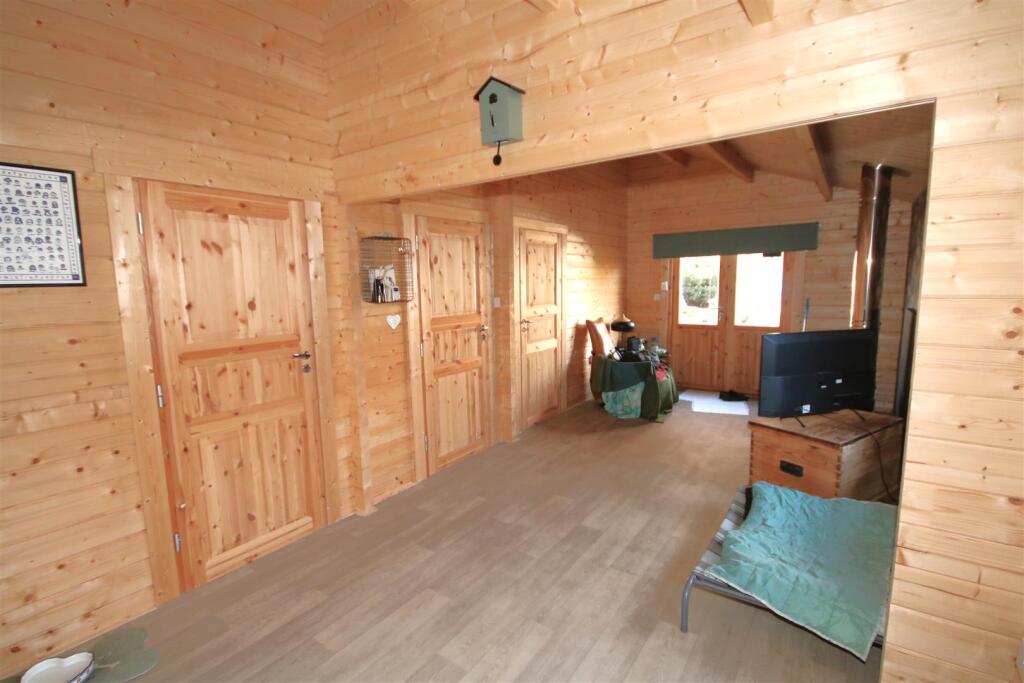Cabin Living Room d.JPG