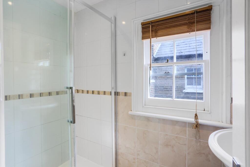 1529102328 - 40b Tritton Road, SE21 - 12.jpg