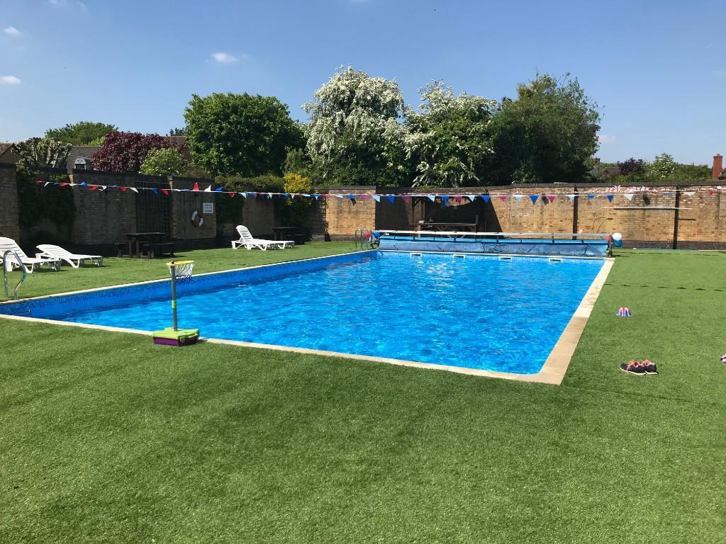 pool.jpg
