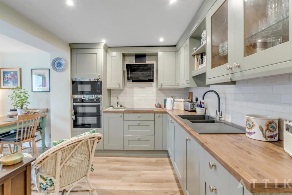 Attik 11 St Johns Road Bungay NR35 1DH (18).jpg