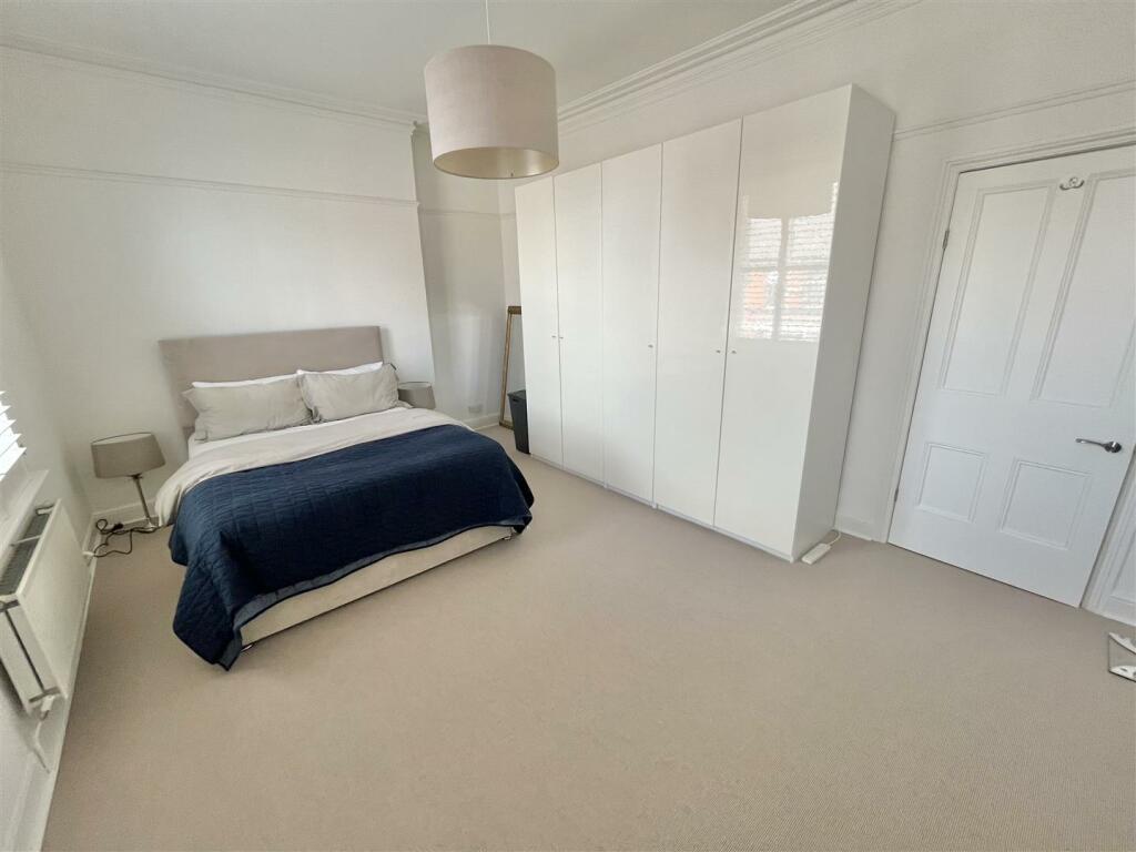 Bedroom 1 Aspect 2.jpg