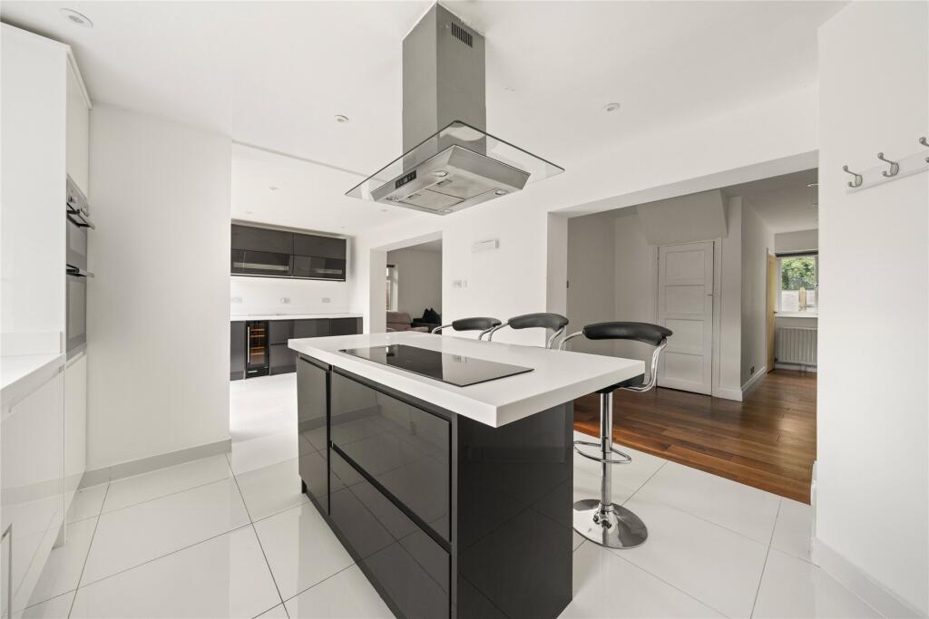 Dirtham Lane, Effingham, Leatherhead, Surrey, KT24