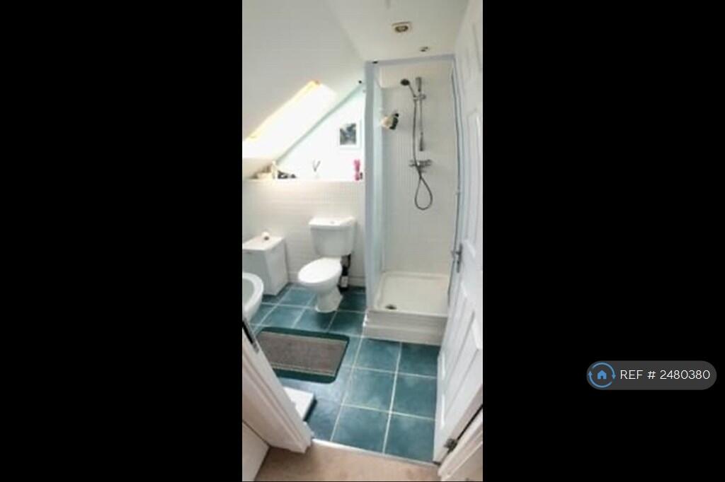 En-Suit Shower Room-Current