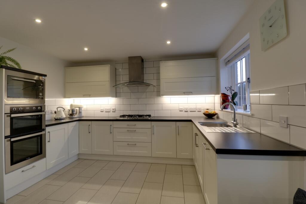 Kitchen e