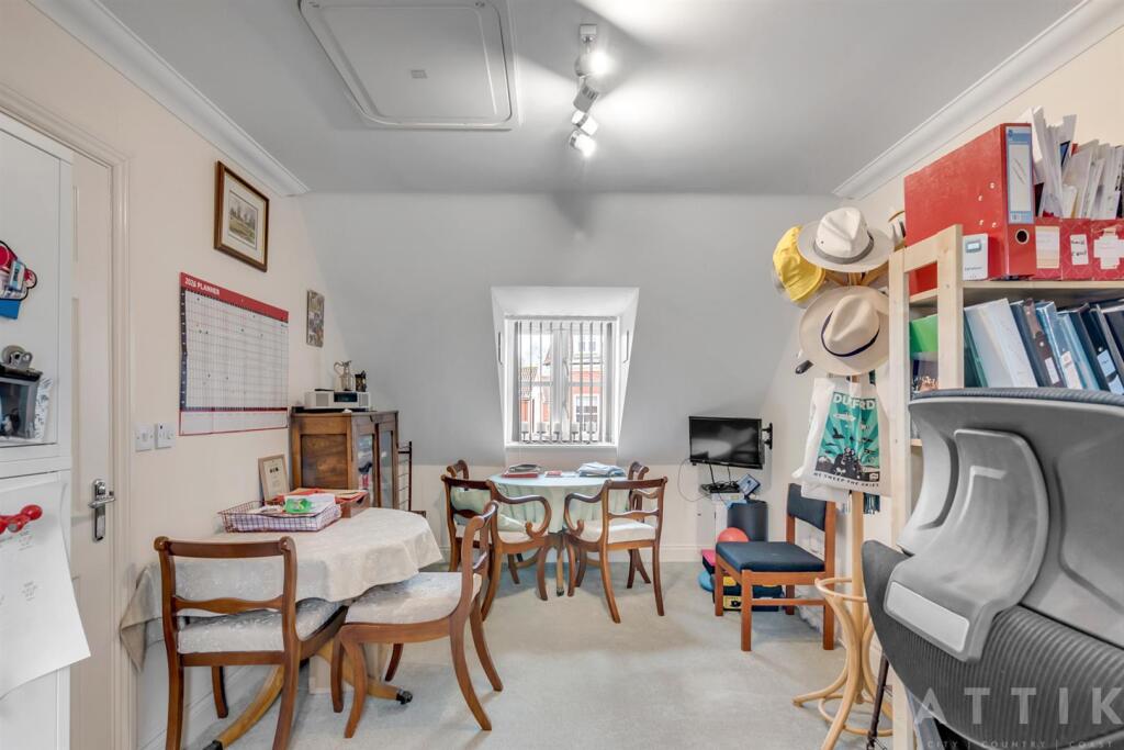 8 Blyth Mews, Halesworth, IP19 8FB (15).jpg