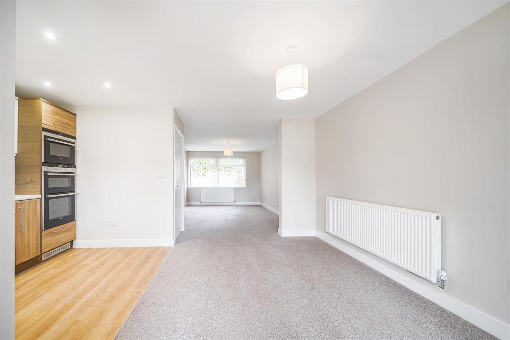 Lounge/Dining/Kitchen