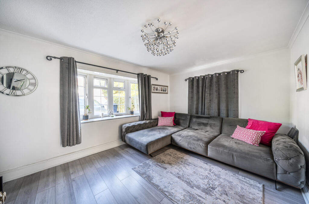 1349583-12-68bedc...