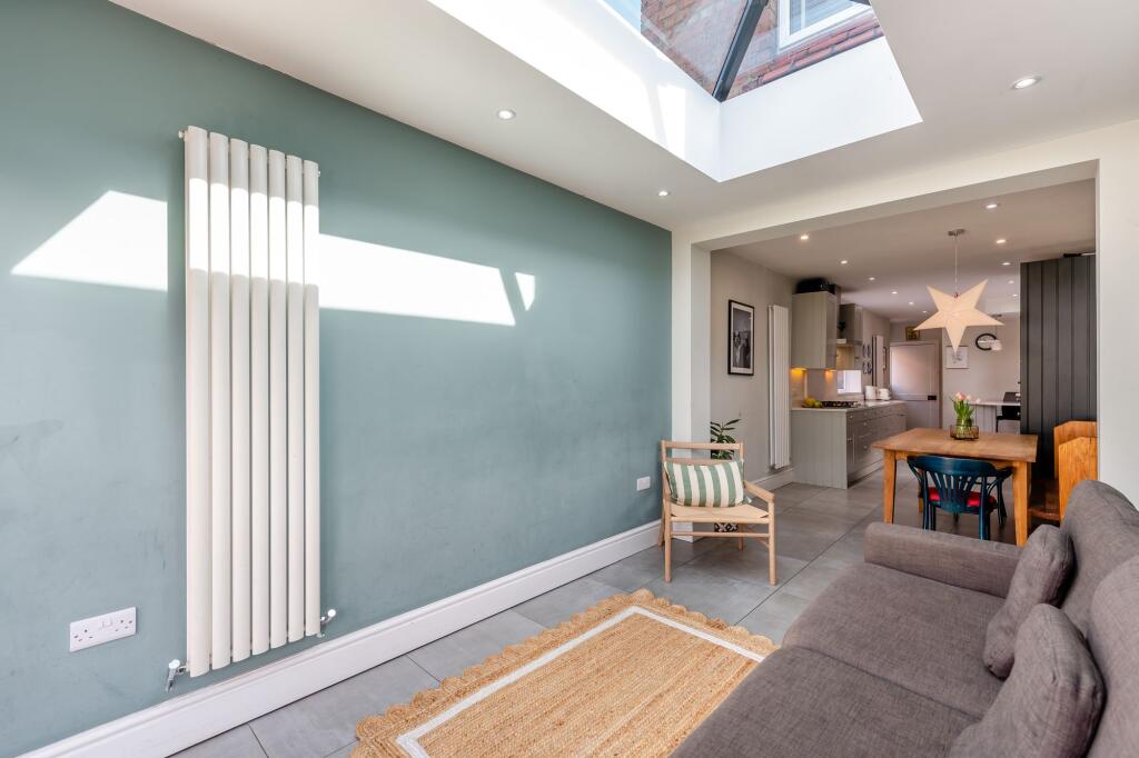 Kitchen/dining/lounge