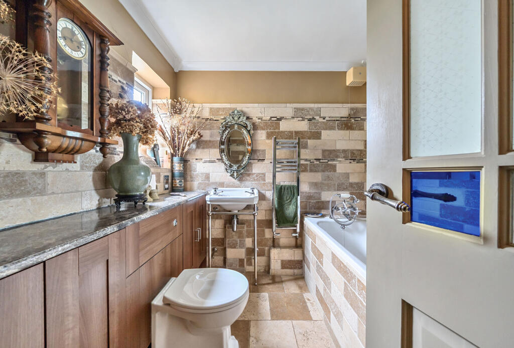 1307110-6-684b0f9...