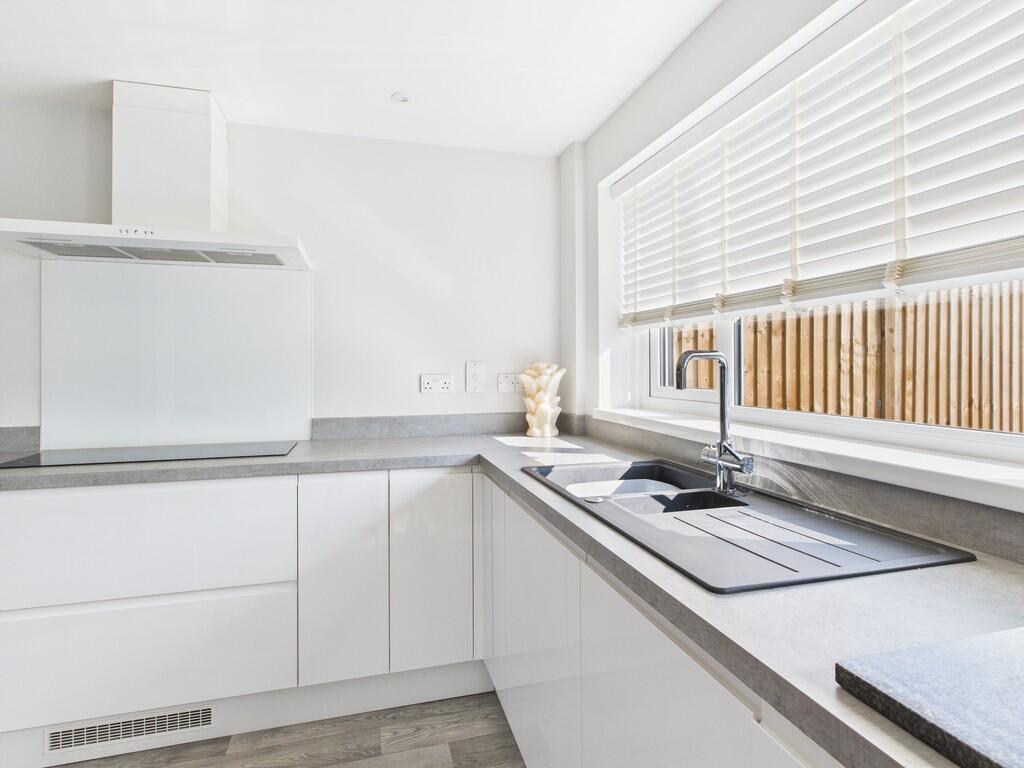 CAM04578G0-PR0006...