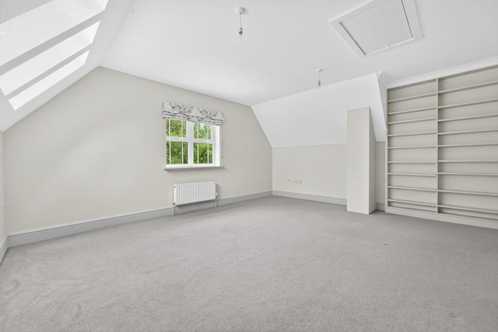 BEDROOM 4.jpg