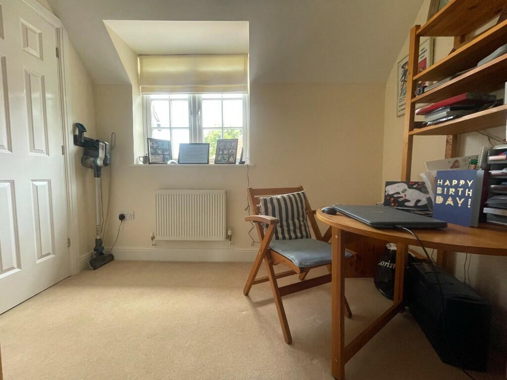 Bedroom / Office