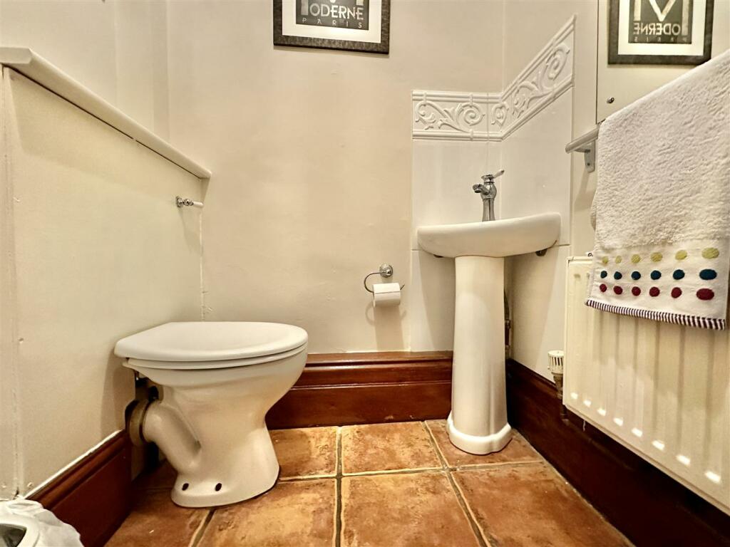 Cloakroom/Shower Room