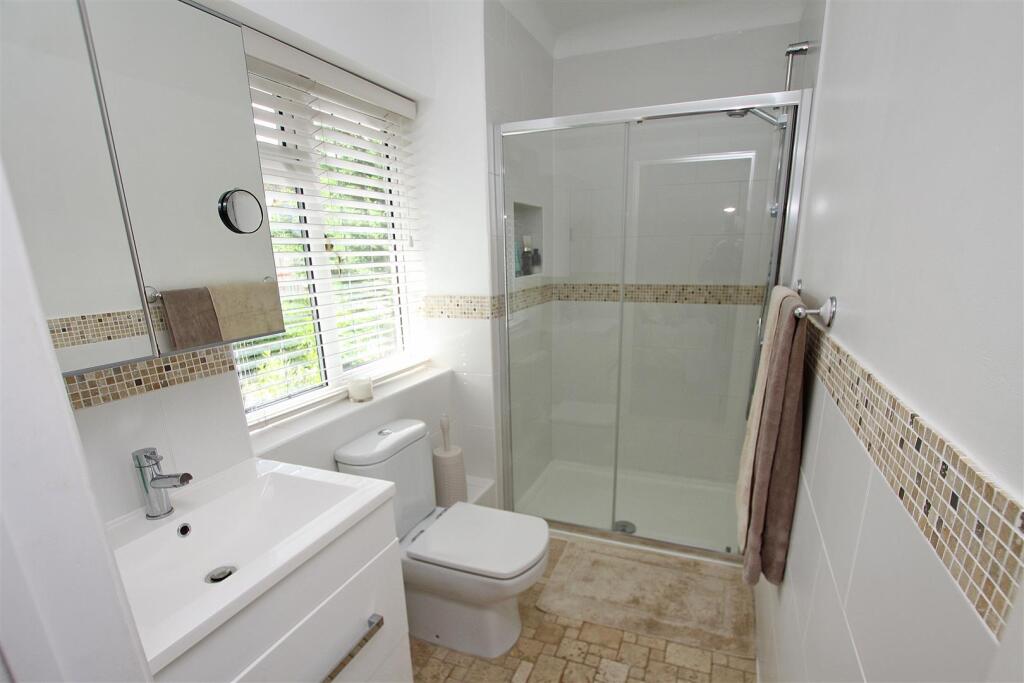 Ensuite.jpg