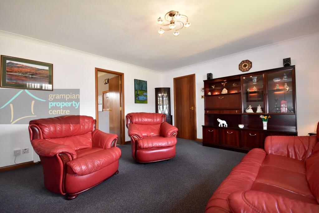 Lounge 3 .JPG