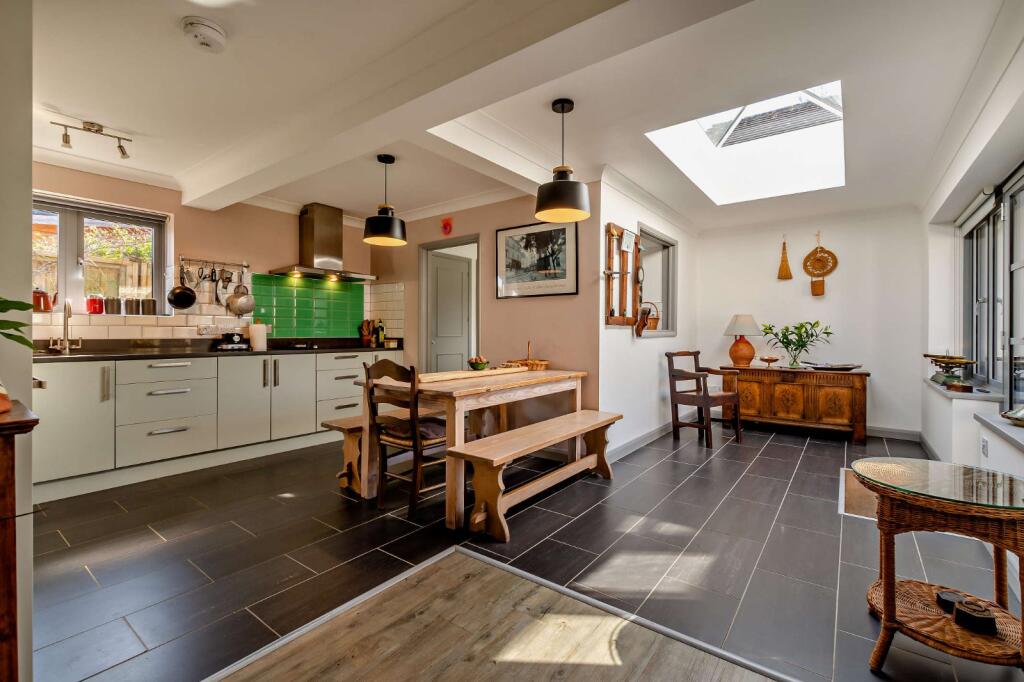 Kitchen/Dining Room