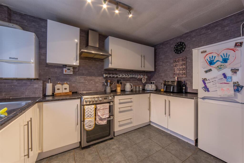 11 Hafod Court Road-10.jpg