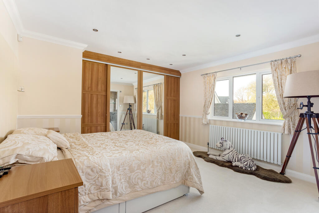 4nicholascourt26829615