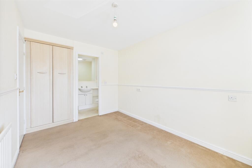 CAM03162G0-PR0252-STILL025