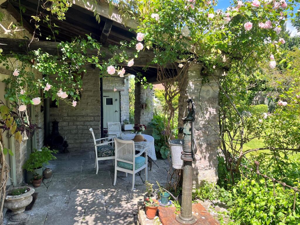 Covered Patio Terrace.jpg