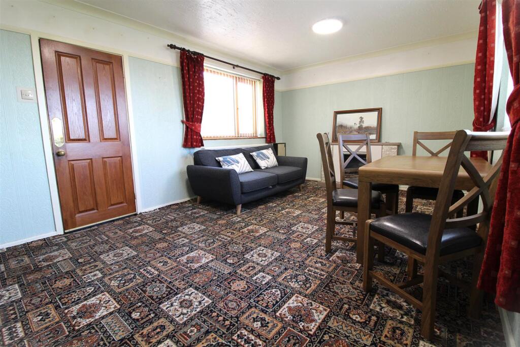 Living Room/Dining Room
