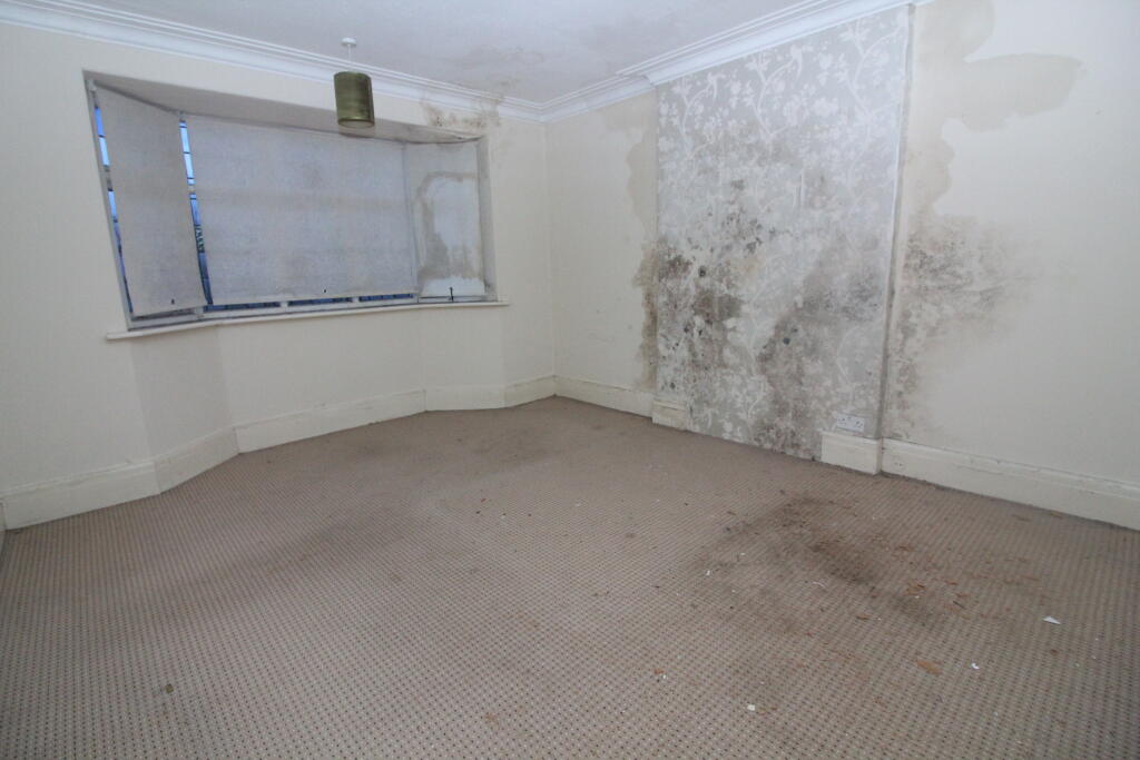 Bedroom 1 T202512031641.jpg