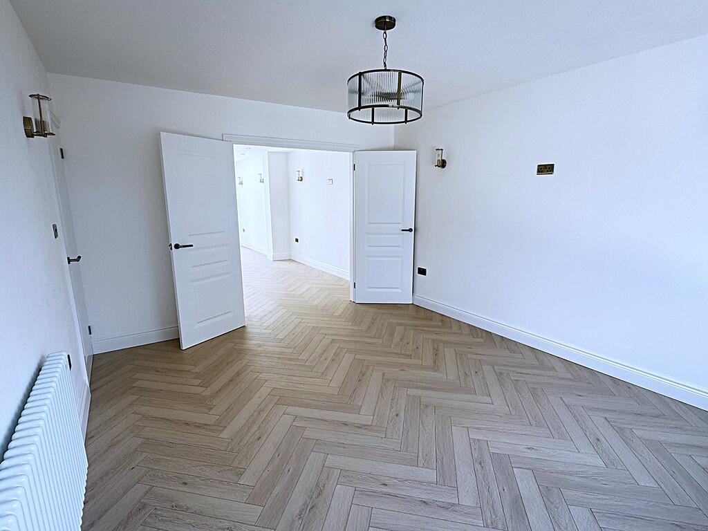 Lounge Through To...