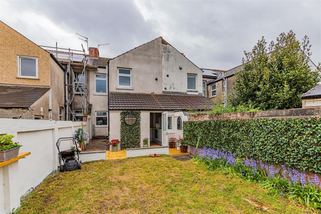 Llanishen Street 15-3.jpg