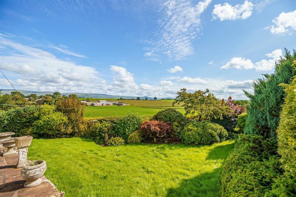 Rear Garden / Views