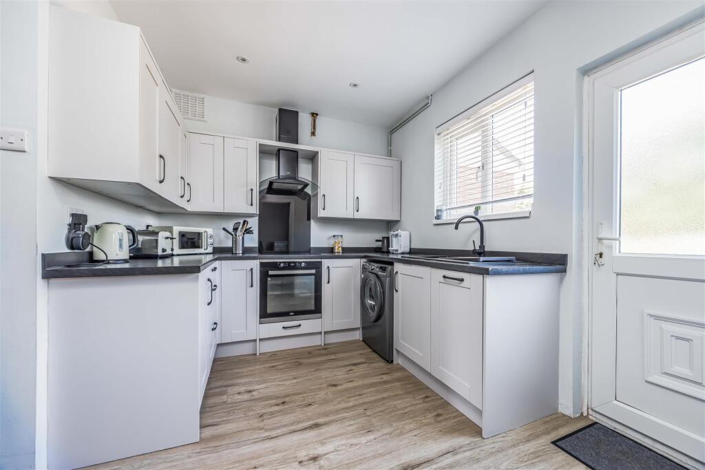 1 Gitsham Gardens, Waterlooville-Small-PorticoMark