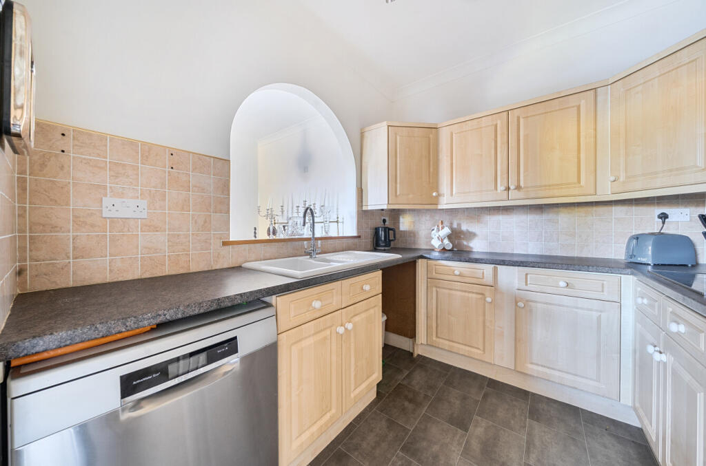 1370786-11-68f0dd...