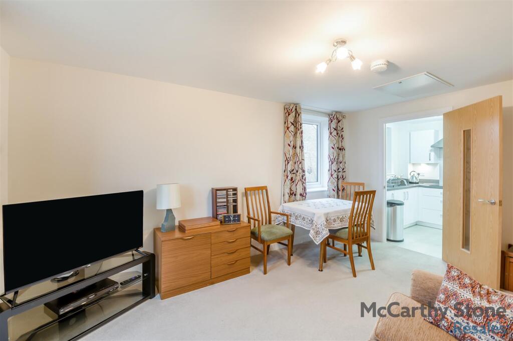 8672506-interior03.jpg