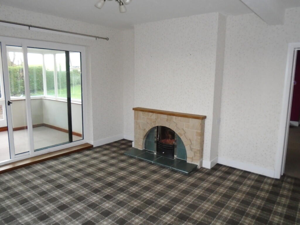 Living Room/Conse...